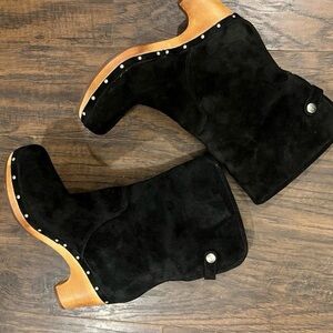 UGG Australia "Lynnea" Black Suede Wood Heeled Mid Calf Clog Boot 7 M
